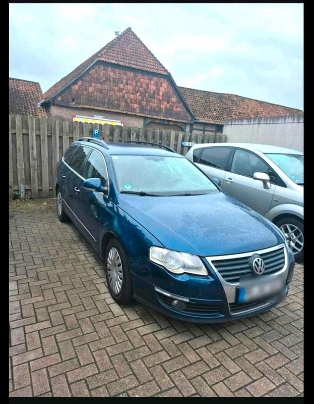 Gebraucht VW Passat 140 PS (102 kW) 2008 Blau Kombi