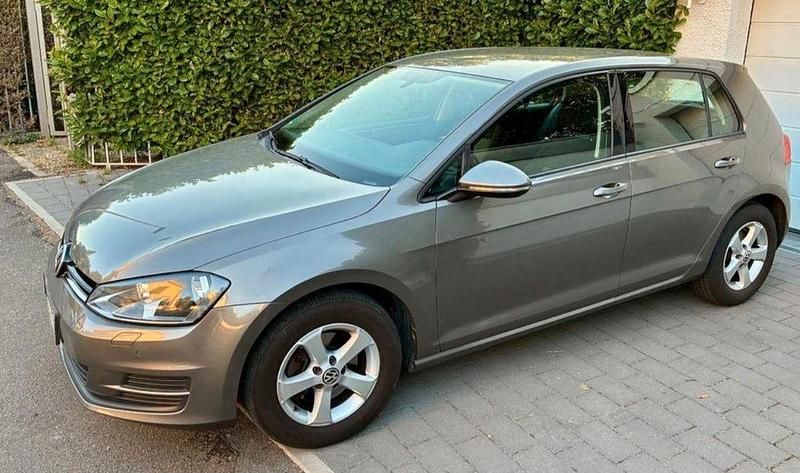 Grau Gebraucht 2013 VW Golf Limousine | 8.900 € (Fairer Preis) - Bild 1/4