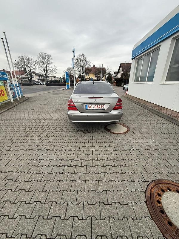 Gebraucht Mercedes E320 Avantgarde 224 PS (164 kW) 2003 Silber Limousine
