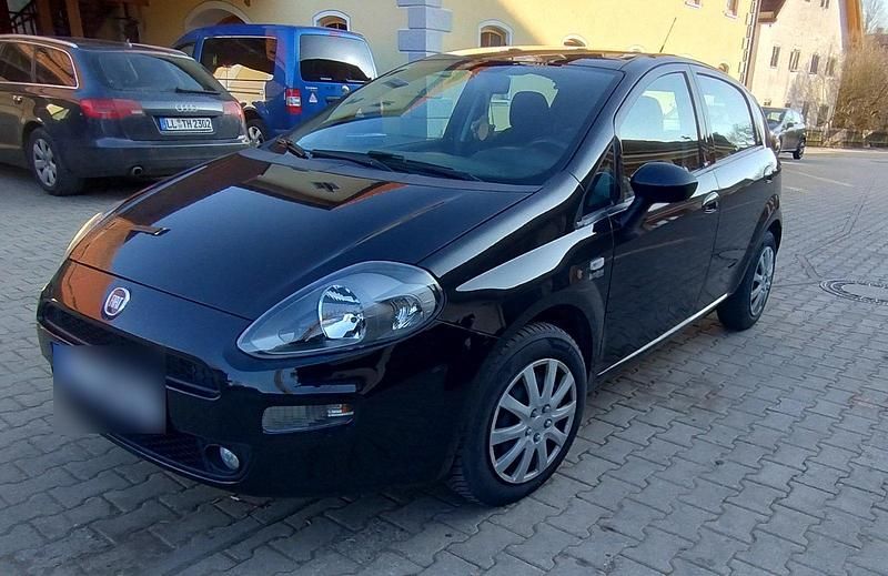Gebraucht Fiat Punto 70 PS (51 kW) 2015 Schwarz Kleinwagen