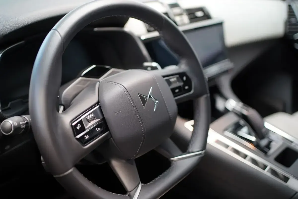Gebraucht DS Automobiles DS7 Crossback 136 PS (100 kW) 2024 Kristall grau SUV