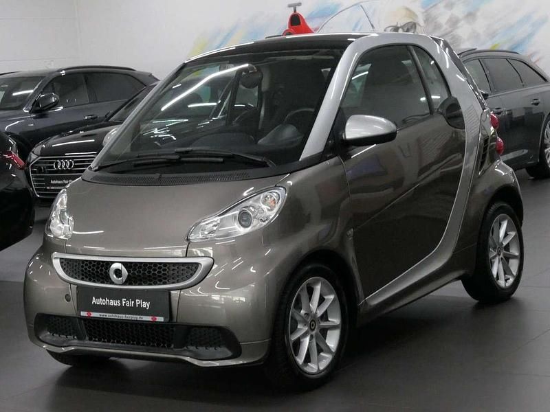 Cool silver Gebraucht 2013 Smart ForTwo Coupé Passion Coupé | 7.990 € (Teuer) - Bild 1/4