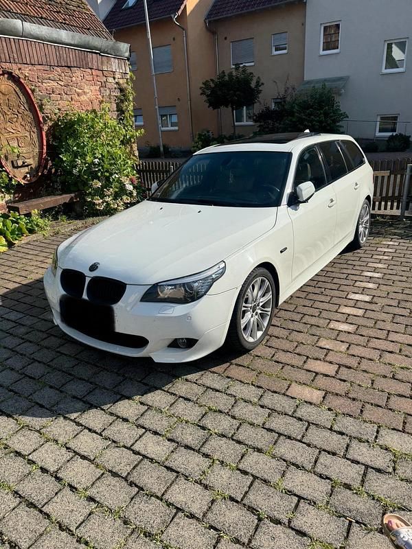 Weiß Gebraucht 2010 BMW 530 M Sport Kombi | 6.500 € (Superpreis) - Bild 1/4