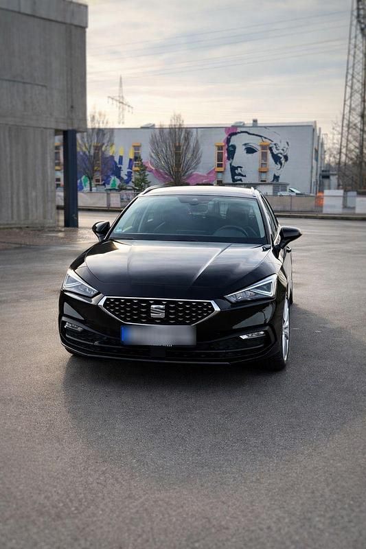 Schwarz Gebraucht 2020 Seat Leon XCELLENCE Kombi | 18.990 € (Fairer Preis) - Bild 1/4