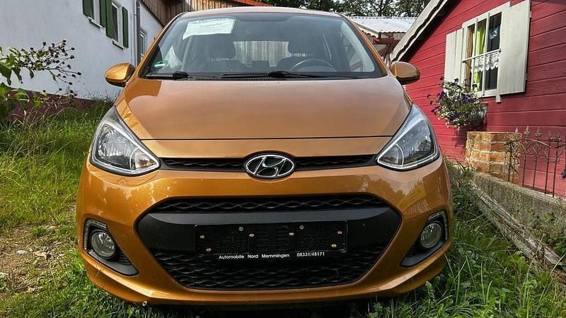 Orange Gebraucht 2014 Hyundai i10 Edition Kleinwagen | 6.100 € (Guter Preis) - Bild 1/4