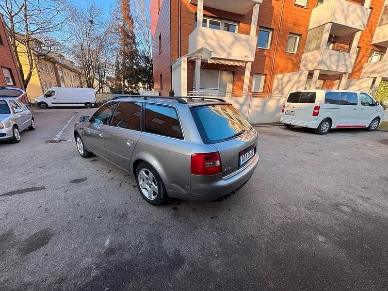Gebraucht Audi A6 131 PS (96 kW) 2003 Grau Kombi