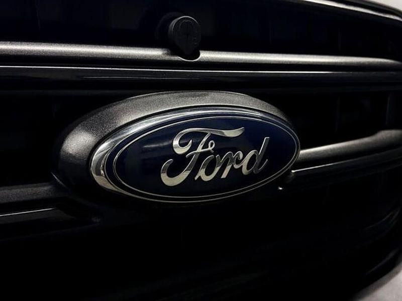 Gebraucht Ford Transit 131 PS (96 kW) 2022 Frozen white Van / Kleinbus