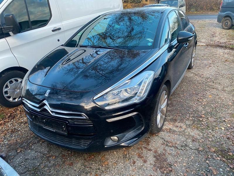 Gebraucht Citroën DS5 Chic 120 PS (88 kW) 2014 Schwarz Kleinwagen