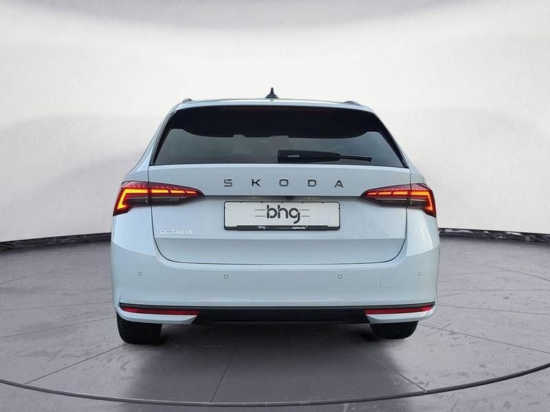 Neu Skoda Octavia 150 PS (110 kW) 2026 Weiß Kombi