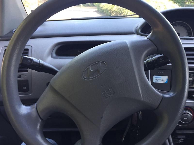 Gebraucht Hyundai Matrix Style 122 PS (89 kW) 2008 Schwarz Van / Kleinbus