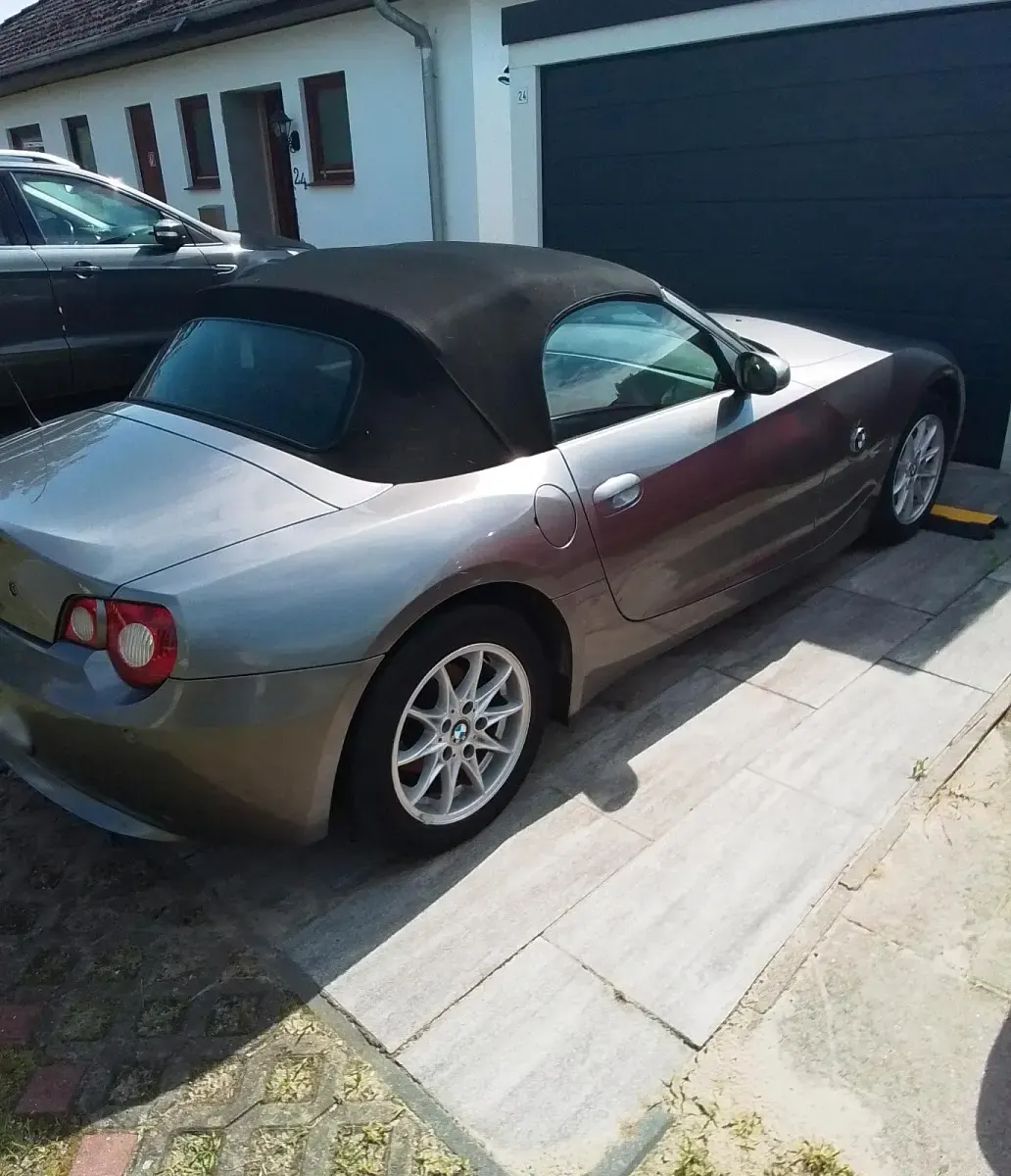Gebraucht BMW Z4 170 PS (125 kW) 2005 Grau Cabrio