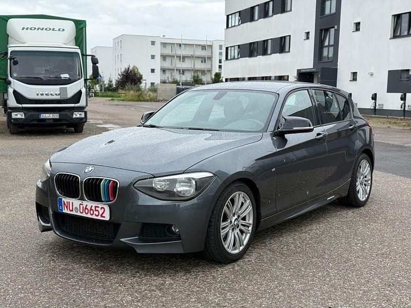 Grau Gebraucht 2014 BMW 116 M Sport Kleinwagen | 5.390 € - Bild 1/4