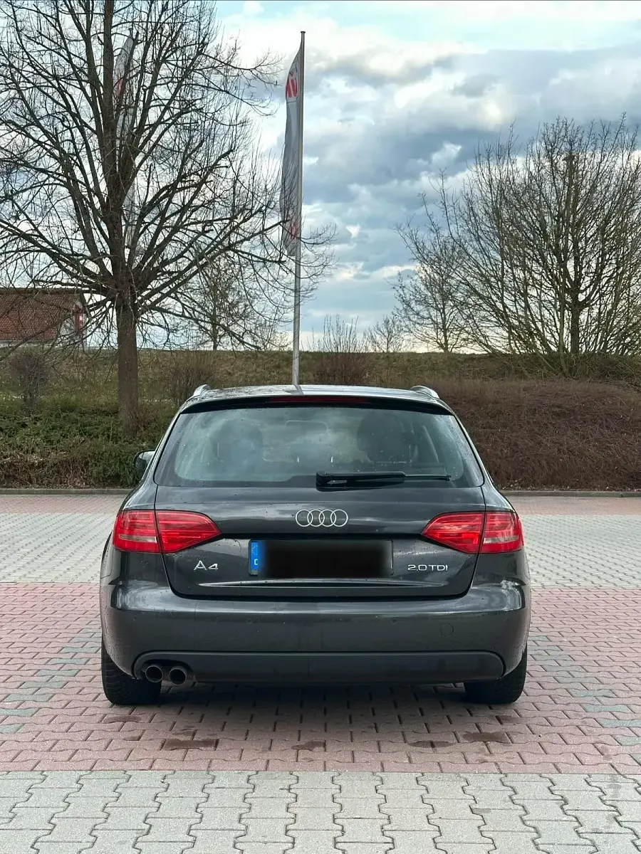 Gebraucht Audi A4 136 PS (100 kW) 2010 Grau Kombi