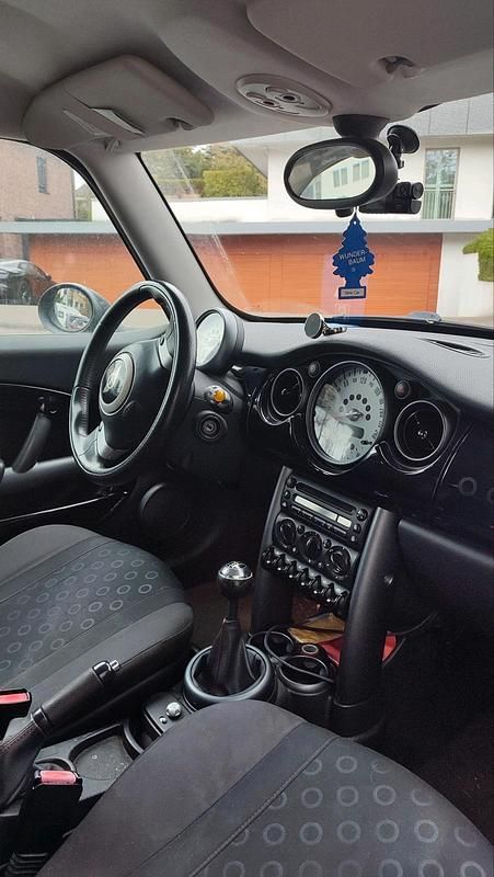 Gebraucht Mini ONE 90 PS (66 kW) 2005 Schwarz Kleinwagen