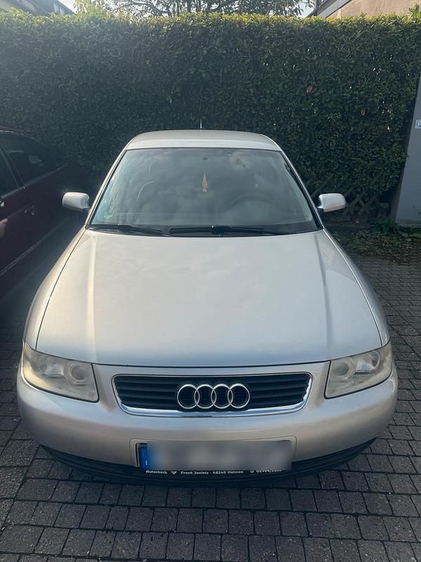 Silber Gebraucht 2001 Audi A3 Kleinwagen | 1.950 € (Fairer Preis) - Bild 1/4
