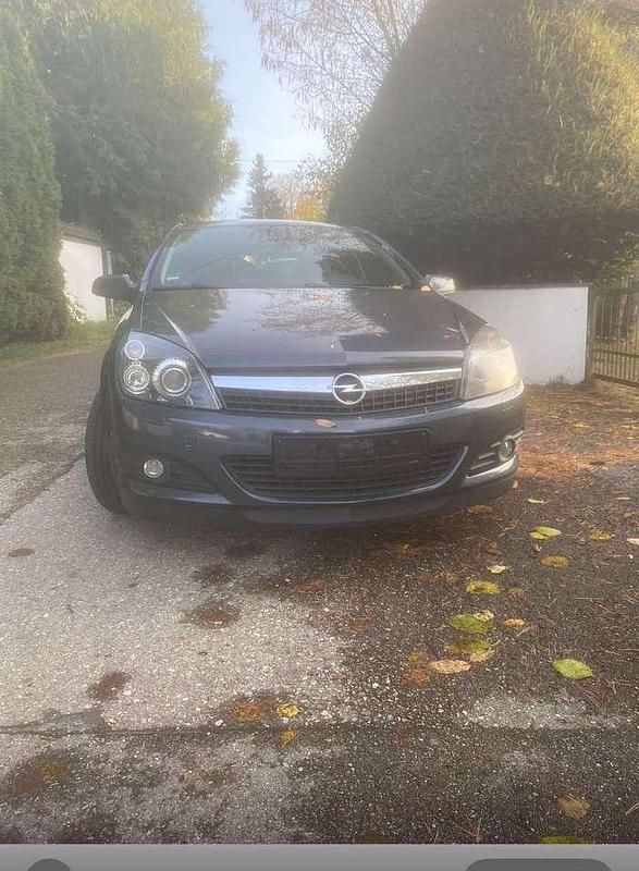 Gebraucht Opel Astra 103 PS (75 kW) 2008 Coupé
