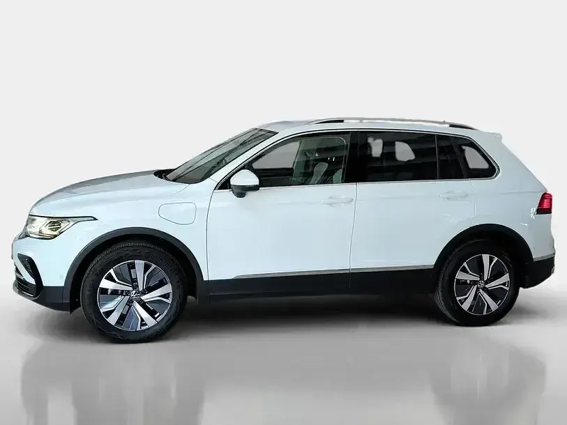 Gebraucht VW Tiguan Elegance 245 PS (180 kW) 2022 Pure white SUV