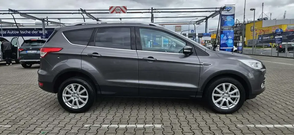 Gebraucht Ford Kuga Trend 150 PS (110 kW) 2014 Sterling gray (foe) SUV