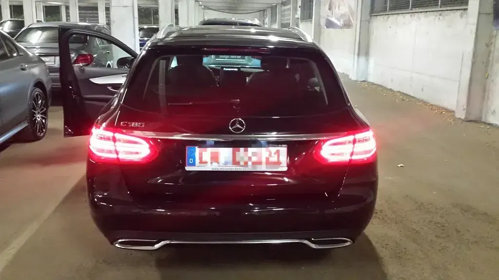 Gebraucht Mercedes C180 Avantgarde 156 PS (114 kW) 2018 Schwarz Limousine