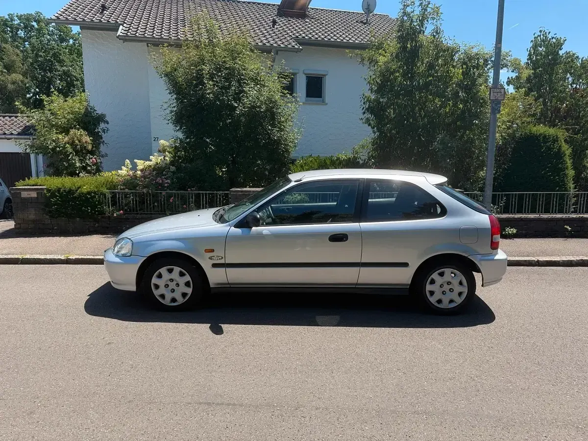 Gebraucht Honda Civic 114 PS (83 kW) 1999 Silber Kleinwagen