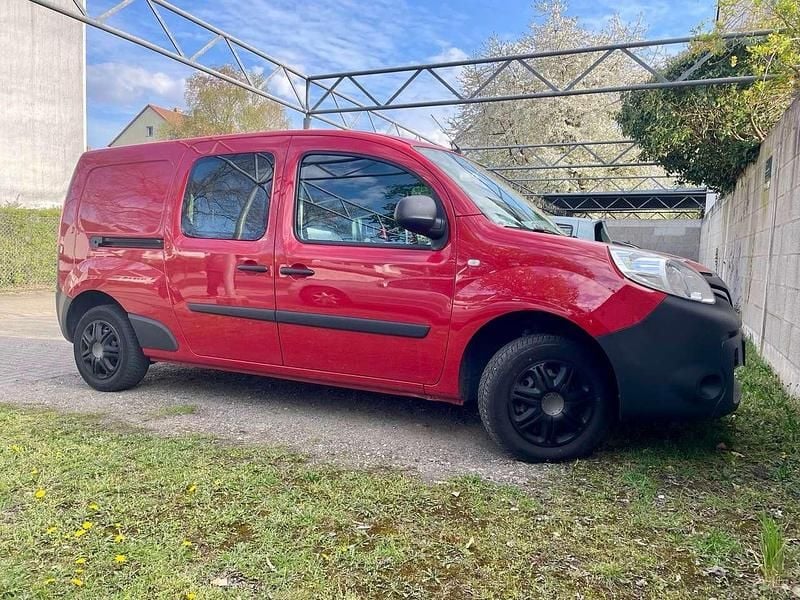 Usado Renault Kangoo 95 CV (69 kW) 2021 Rojo Monovolumen