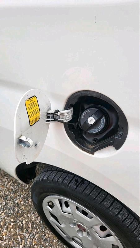 Gebraucht Fiat Doblò 105 PS (77 kW) 2016 Weiß Van / Kleinbus