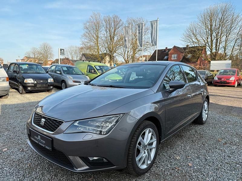 Grau Gebraucht 2016 Seat Leon Style Kleinwagen | 9.990 € (Fairer Preis) - Bild 1/4