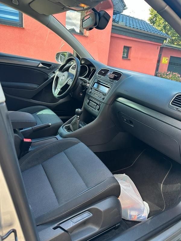 Gebraucht VW Golf VI 105 PS (77 kW) 2011 Silber Kleinwagen