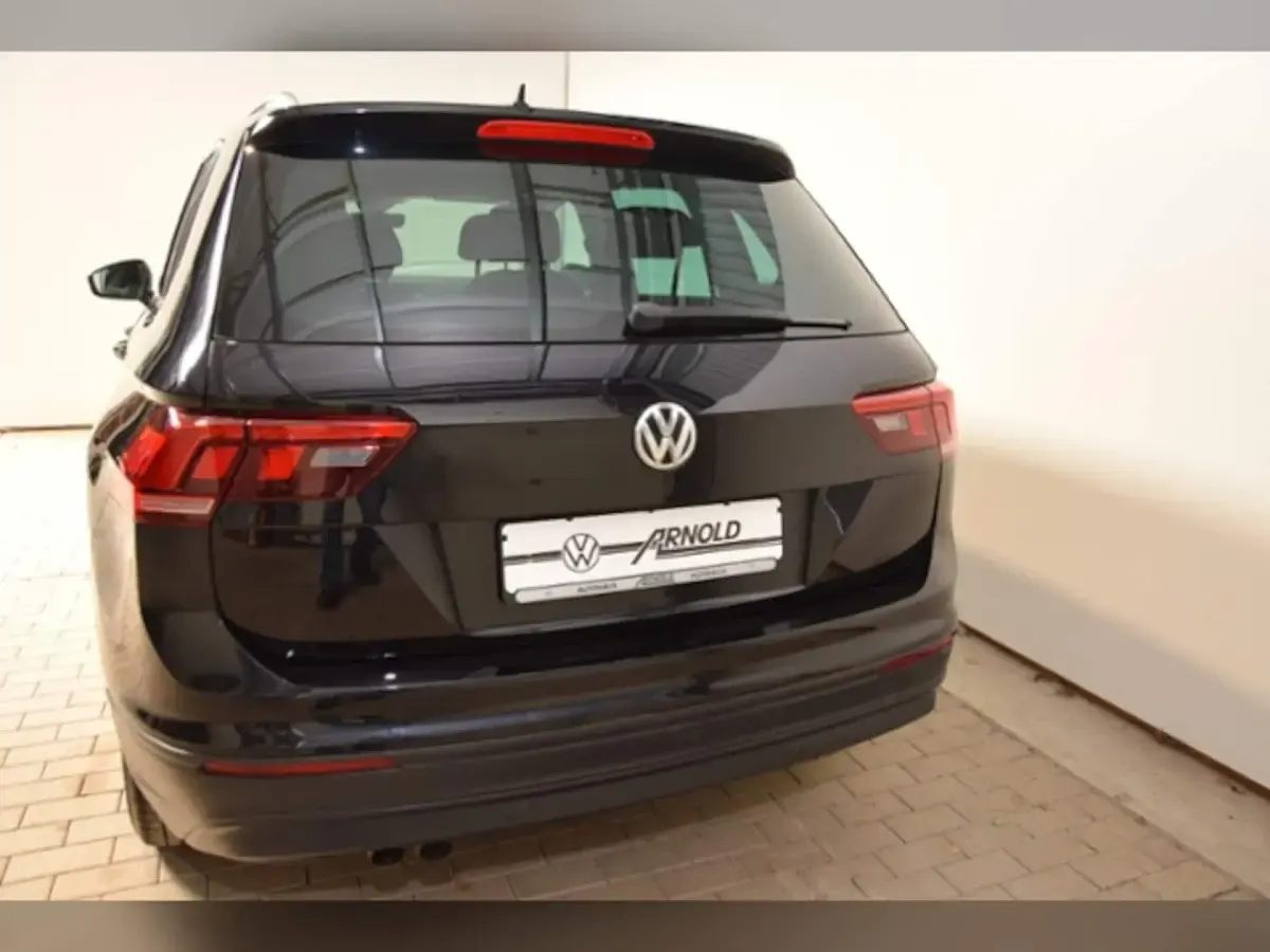 Gebraucht VW Tiguan Sound 190 PS (139 kW) 2017 Deep black perleffekt SUV