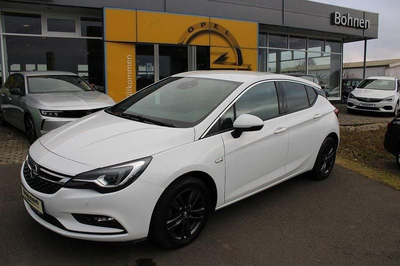 Gebraucht Opel Astra Dynamic 150 PS (110 kW) 2019 Weiß Limousine