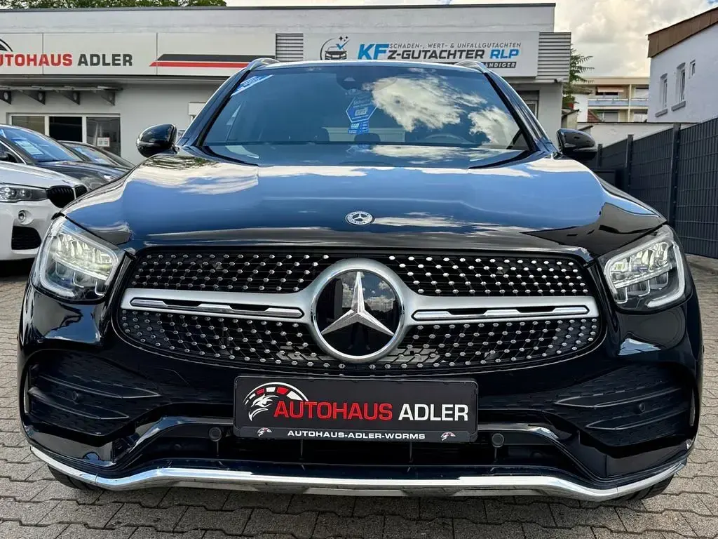 Gebraucht Mercedes GLC300de AMG 194 PS (142 kW) 2021 Schwarz/baltic black (uni) SUV