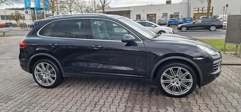 Gebraucht Porsche Cayenne 240 PS (176 kW) 2010 Schwarz SUV