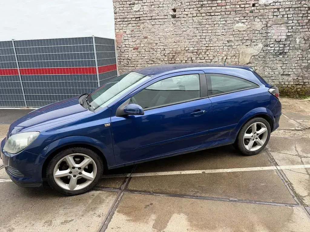 Gebraucht Opel Astra GTC 105 PS (77 kW) 2005 Blau Limousine