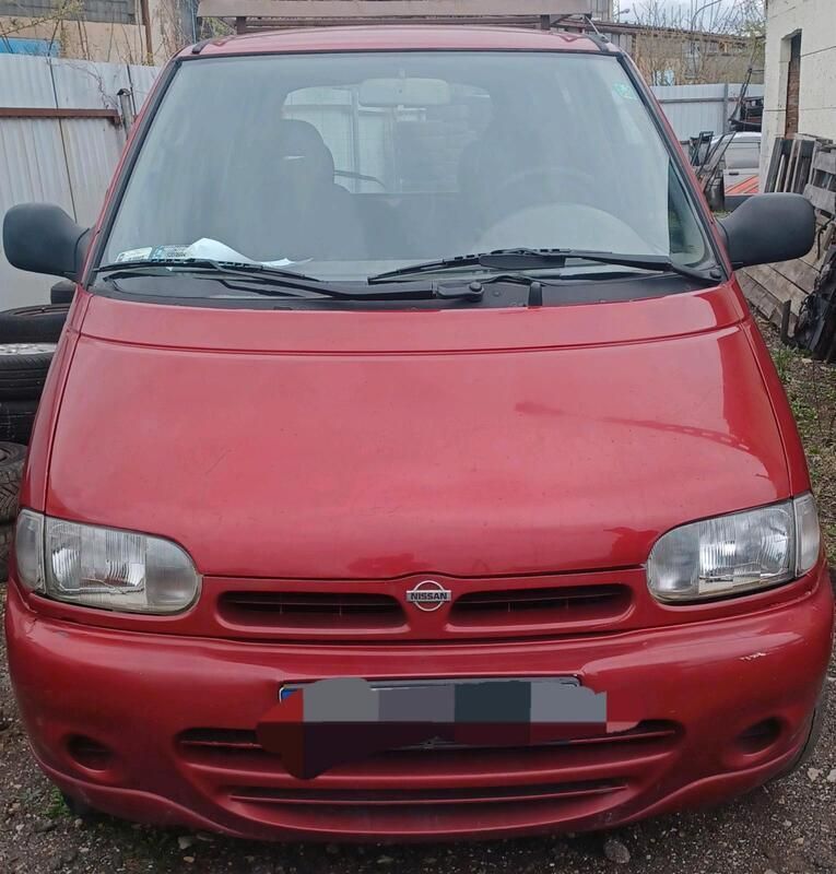 Rot Gebraucht 2000 Nissan Serena Van / Kleinbus | 1.200 € - Bild 1/4