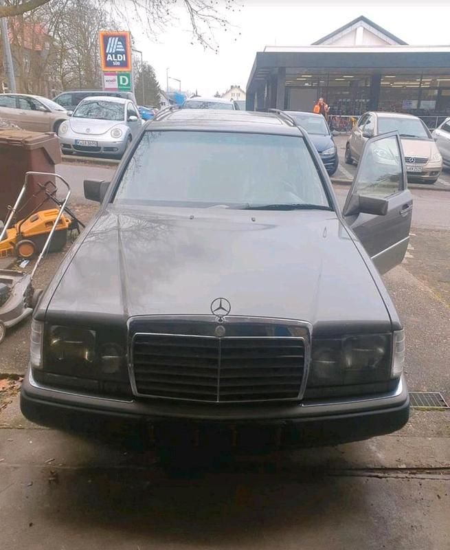 Gebraucht 1990 Mercedes E200 Kombi | 3.000 € - Bild 1/4