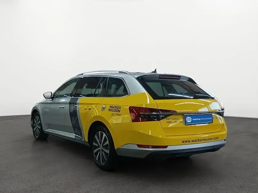 Gebraucht Skoda Superb Style 150 PS (110 kW) 2023 Silber Kombi