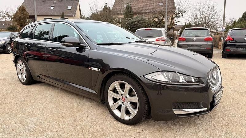 Gebraucht Jaguar XF Sportbrake 200 PS (147 kW) 2014 Grau Kombi