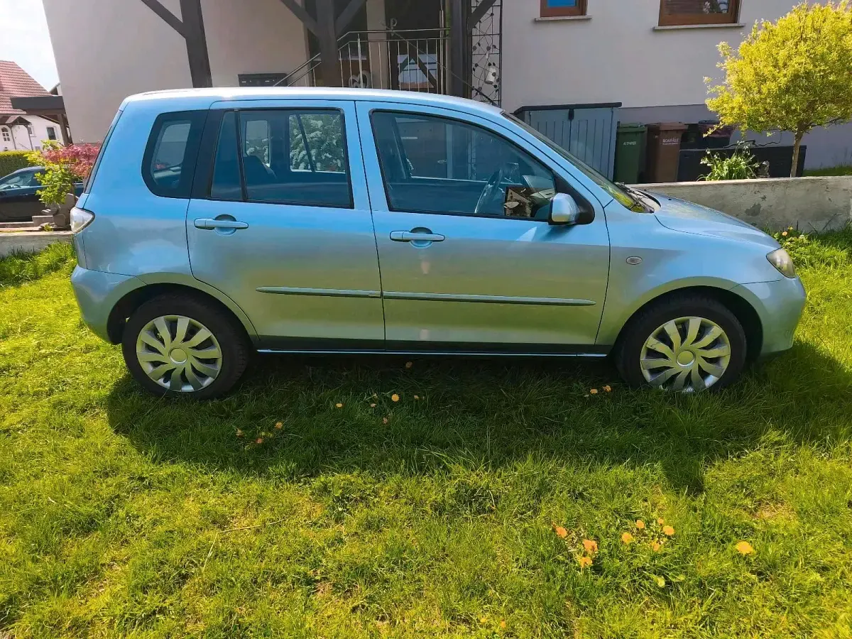 Usata Mazda 2 80 CV (58 kW) 2007 Blu Utilitaria