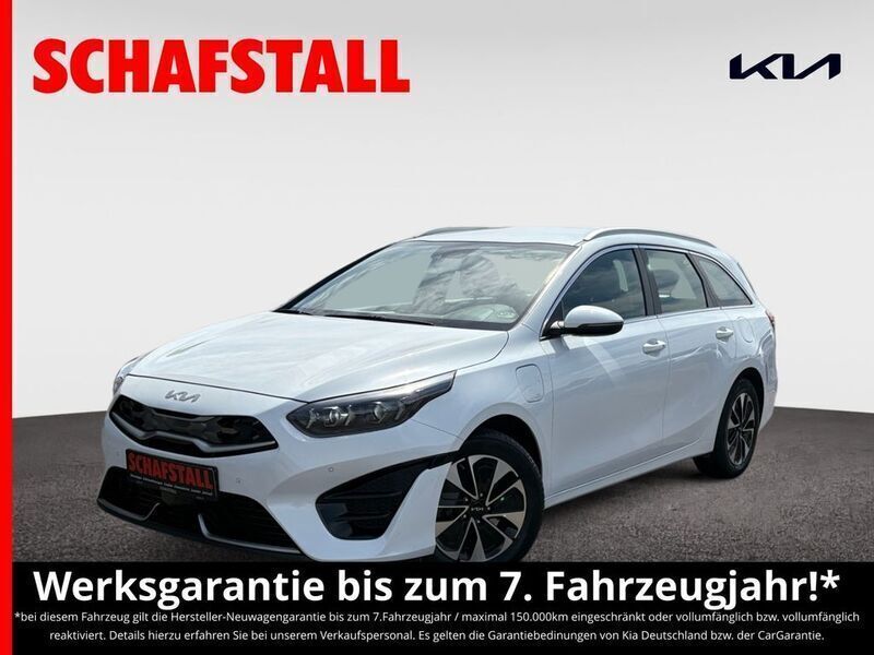Weiss ((hw2) deluxeweiss met.) Gebraucht 2021 Kia Ceed Sportswagon Spirit Kombi | 19.979 € (Fairer Preis) - Bild 1/3