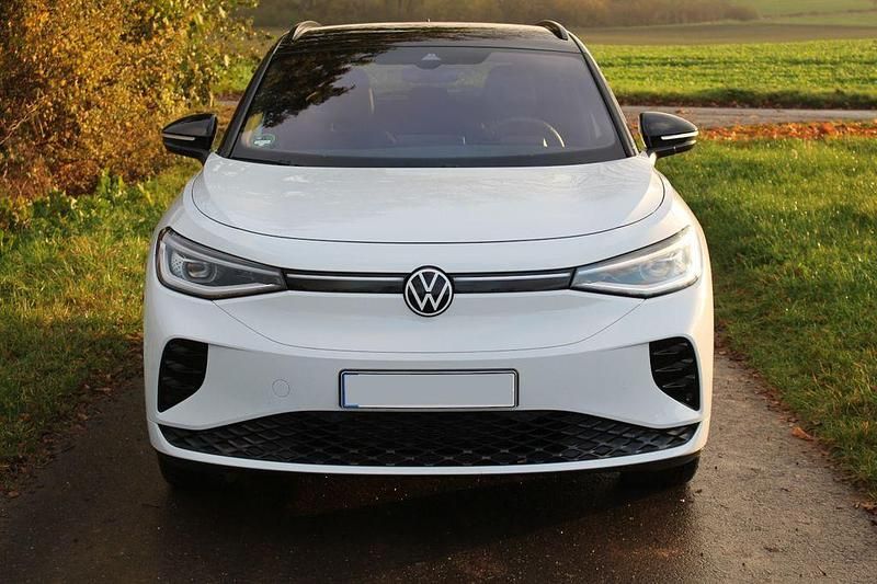 Weiß Gebraucht 2023 VW ID.4 GTX SUV | 37.400 € (Etwas zu teuer) - Bild 1/4