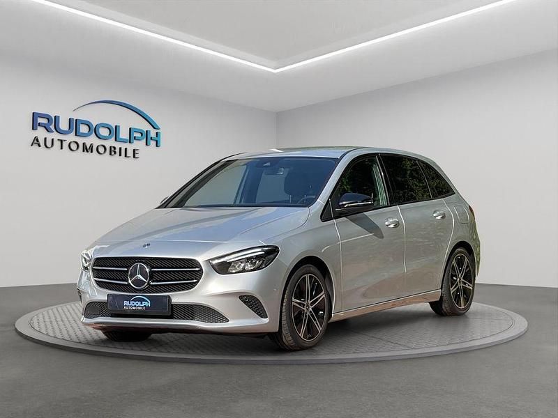 Gebraucht Mercedes B200 163 PS (119 kW) 2021 Iridiumsilber Van / Kleinbus