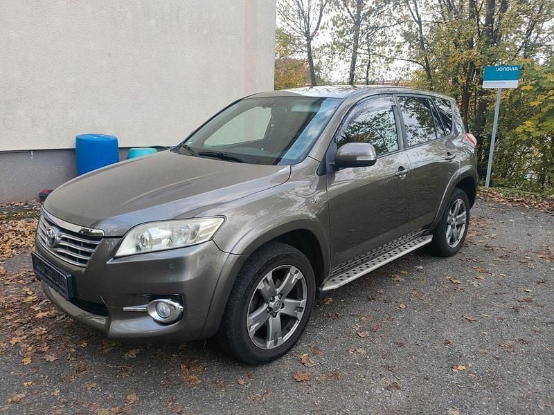 Braun Gebraucht 2011 Toyota RAV4 Executive SUV | 9.900 € (Guter Preis) - Bild 1/4