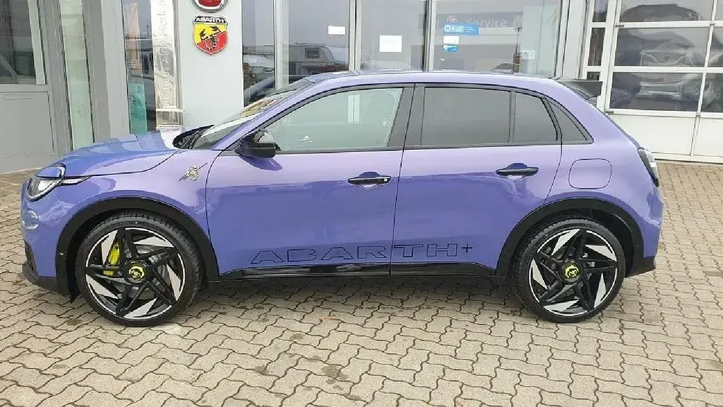 Neu Abarth 600e Scorpionissima 206 kW (281 PS) 2026 Violett SUV