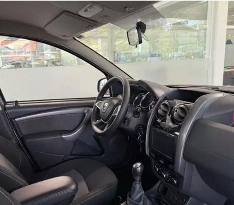 Gebraucht Dacia Duster Ambiance 114 PS (83 kW) 2017 Silber SUV