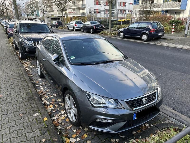 Grau Gebraucht 2018 Seat Leon SC FR Kleinwagen | 15.800 € (Etwas zu teuer) - Bild 1/4