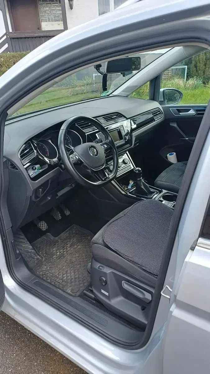 Gebraucht VW Touran Highline 150 PS (110 kW) 2016 Grau Van / Kleinbus