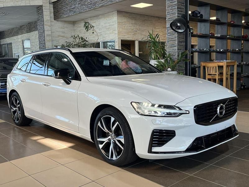 Weiß Gebraucht 2021 Volvo V60 R-Design Kombi | 24.000 € (Superpreis) - Bild 1/4