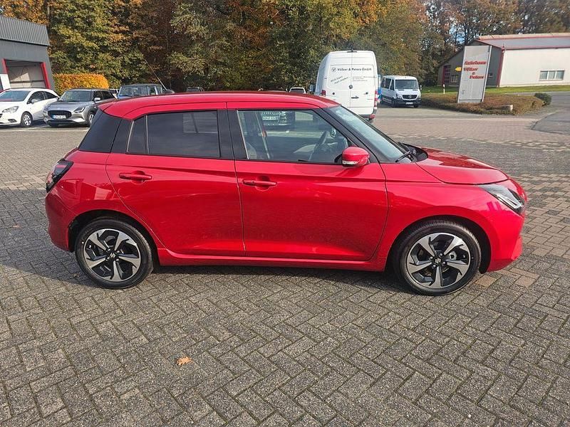 Neu Suzuki Swift Comfort+ 83 PS (61 kW) 2025 Rot Kleinwagen