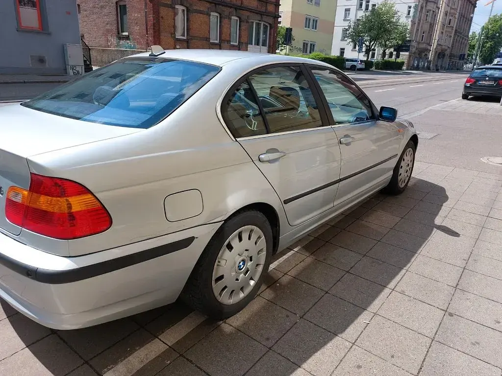 Gebraucht BMW 325 192 PS (141 kW) 2002 Silber Limousine