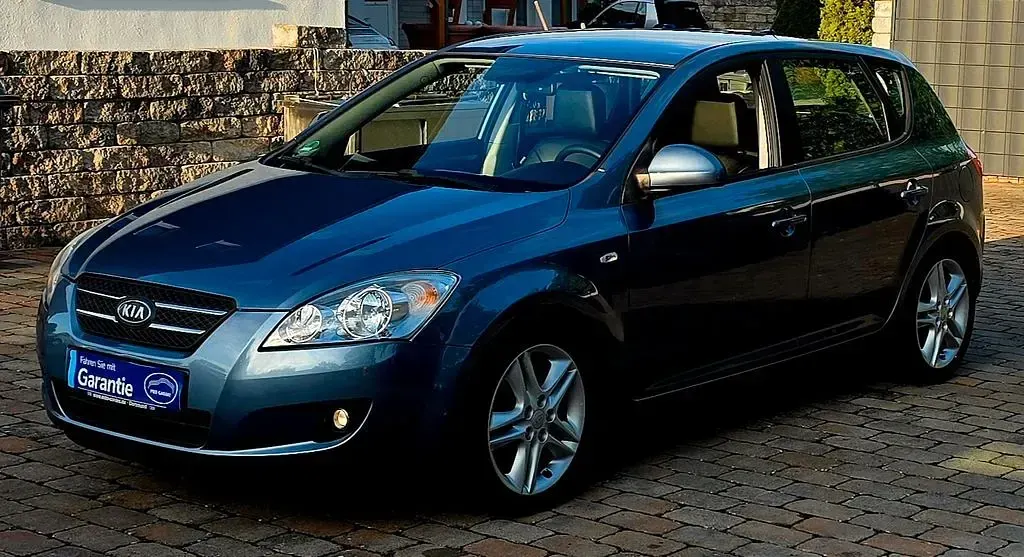 Używany Kia Ceed 143 KM (105 kW) 2007 Niebieski Hatchback
